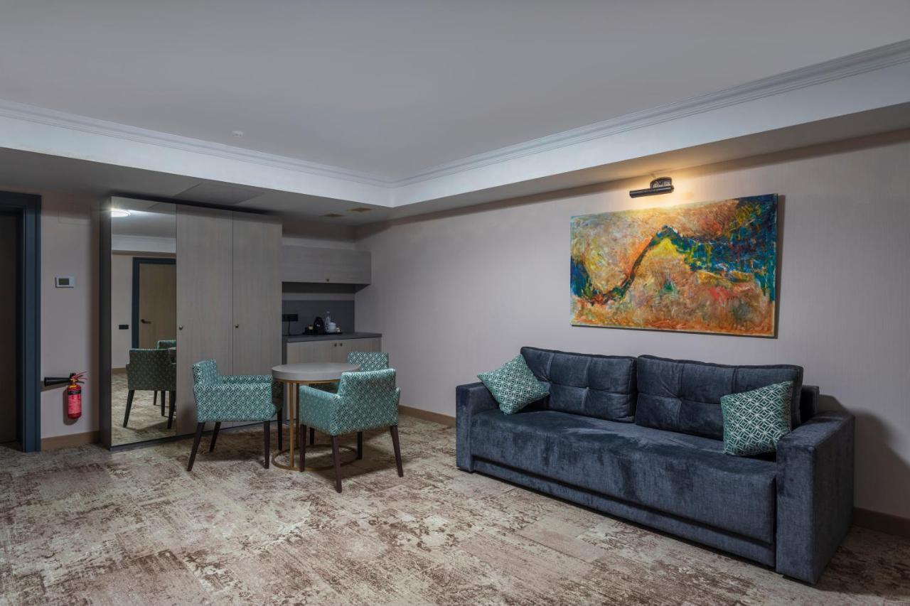 Ayvazovsky Hotel Odessa Buitenkant foto