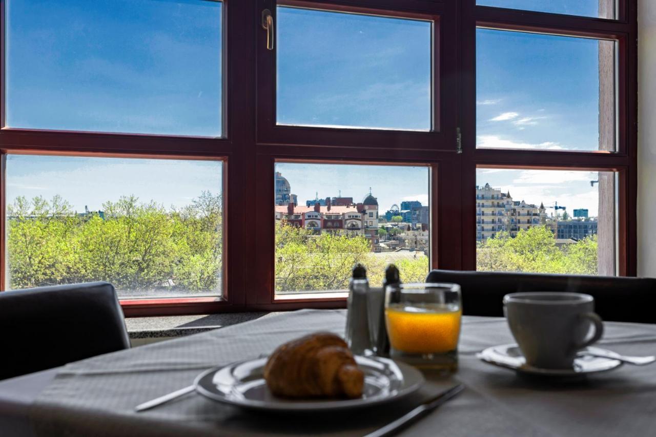Ayvazovsky Hotel Odessa Buitenkant foto