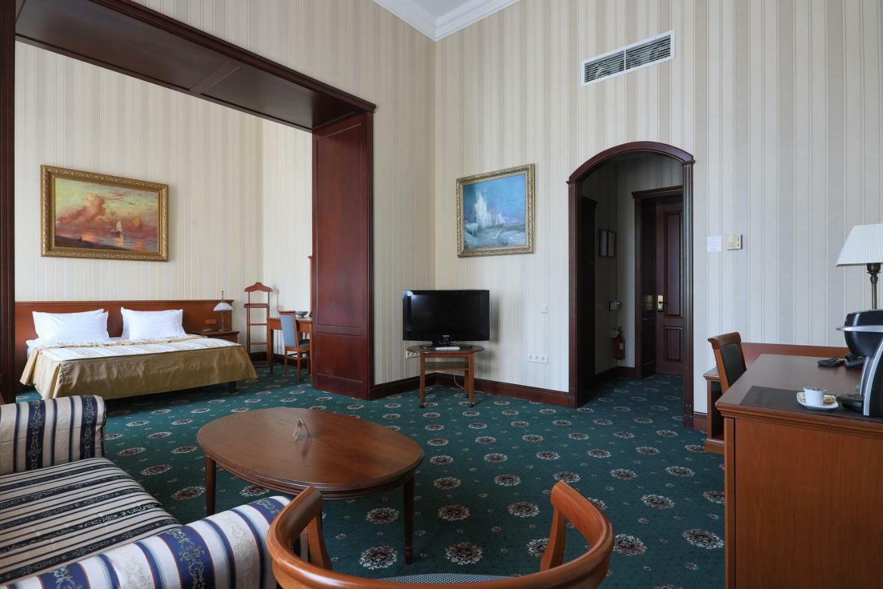 Ayvazovsky Hotel Odessa Buitenkant foto