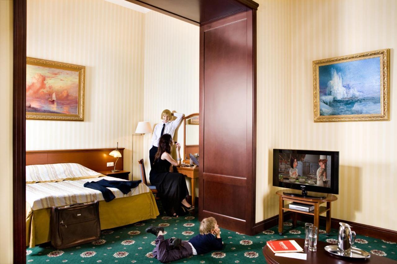 Ayvazovsky Hotel Odessa Buitenkant foto